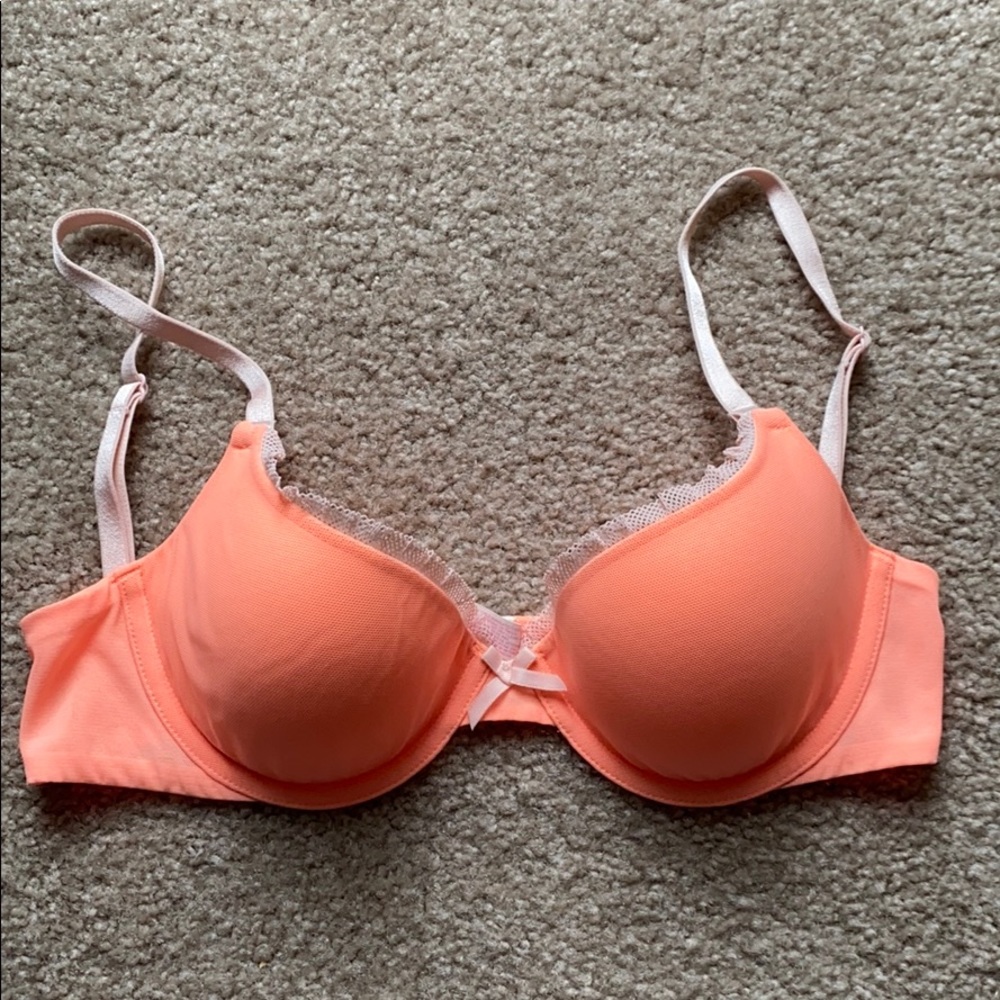Victoria’s Secret bra 34B